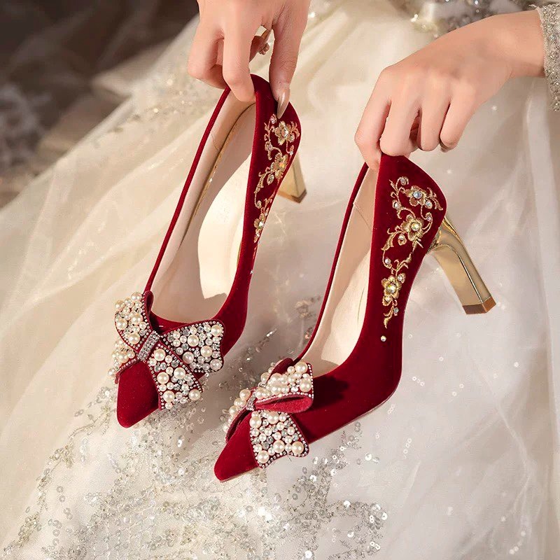 Embroidered Block Heel Single  - Pump Heel Block recension och pris